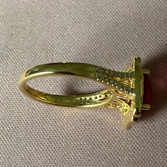 2.67 Ct Ruby & VS Lab Diamond Ring - Picture 4 of 5